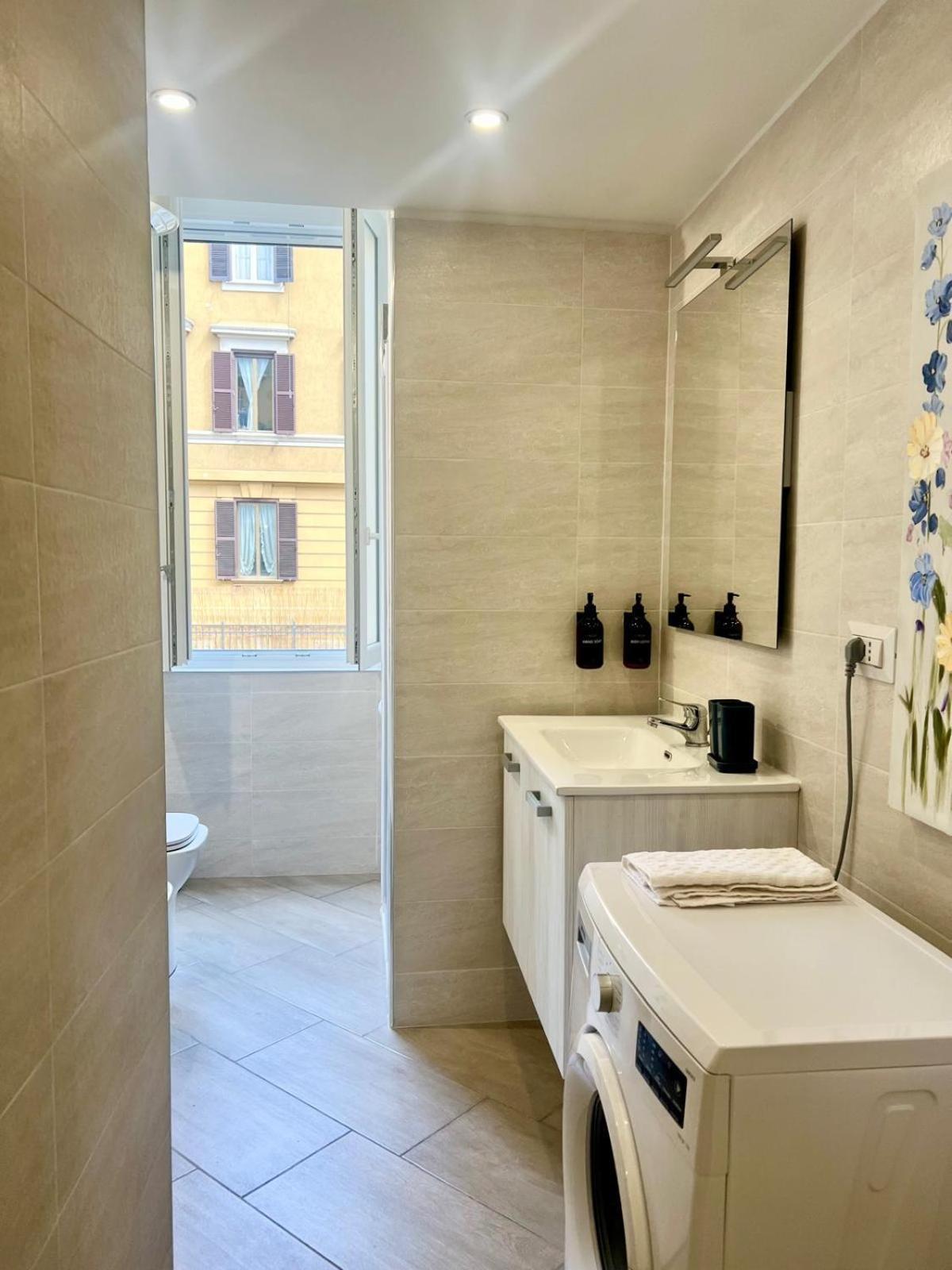 Apartment Vacanze Romane At Furio Camillo Rom